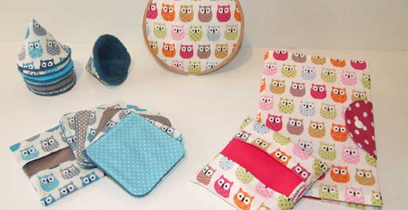 A l'école ! A table ! Au bain ! Dans sa chambre ! En balade ! Naissance, Accessoires